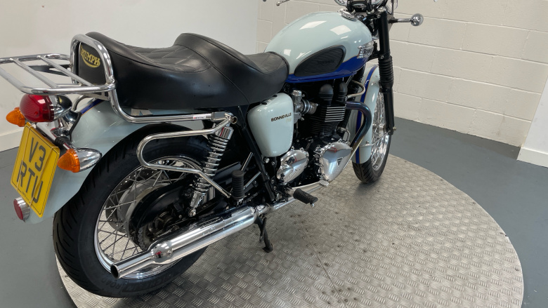 Triumph Bonneville T100 (10MY)